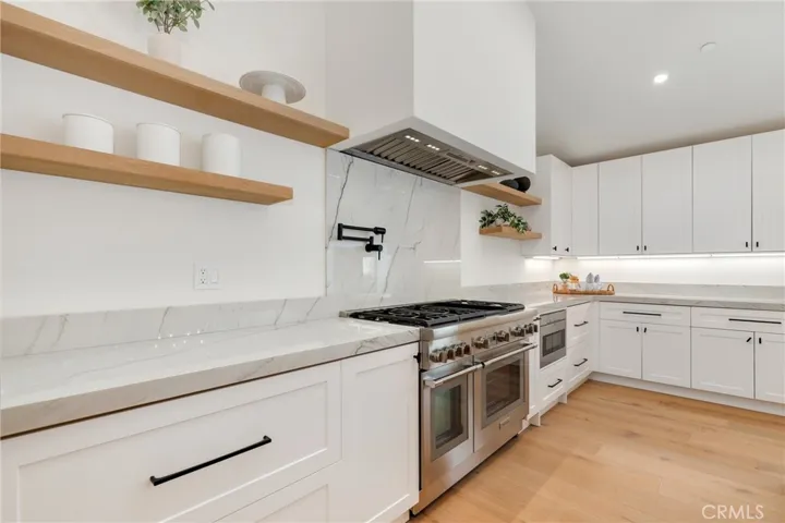 2812 Carob Street, Newport Beach, California 92660