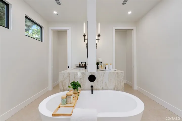2812 Carob Street, Newport Beach, California 92660