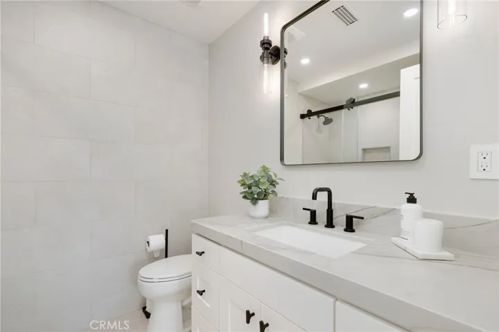 2812 Carob Street, Newport Beach, California 92660