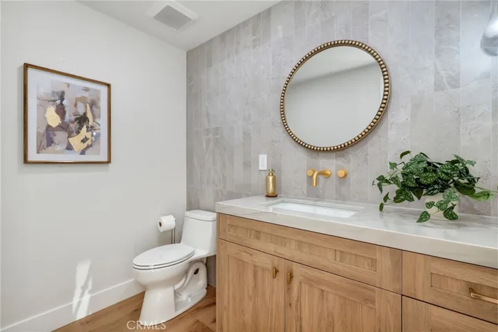2812 Carob Street, Newport Beach, California 92660
