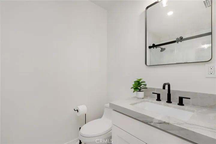 2812 Carob Street, Newport Beach, California 92660