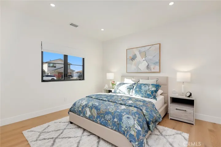 2812 Carob Street, Newport Beach, California 92660