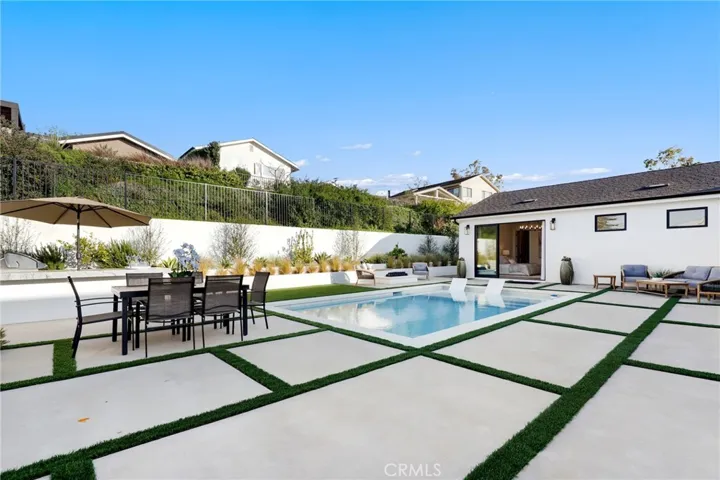 2812 Carob Street, Newport Beach, California 92660