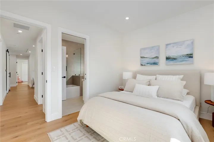 2812 Carob Street, Newport Beach, California 92660