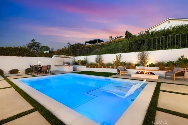 2812 Carob Street, Newport Beach, California 92660