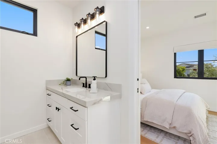 2812 Carob Street, Newport Beach, California 92660