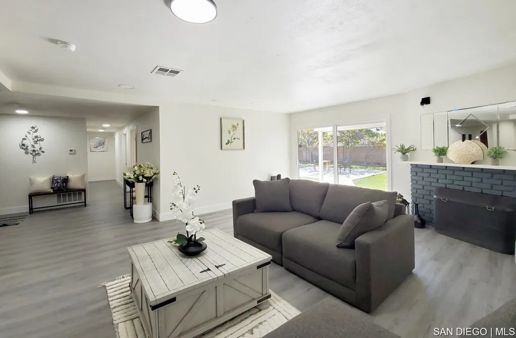 , Fountain Valley, California 92708 home-pic-11