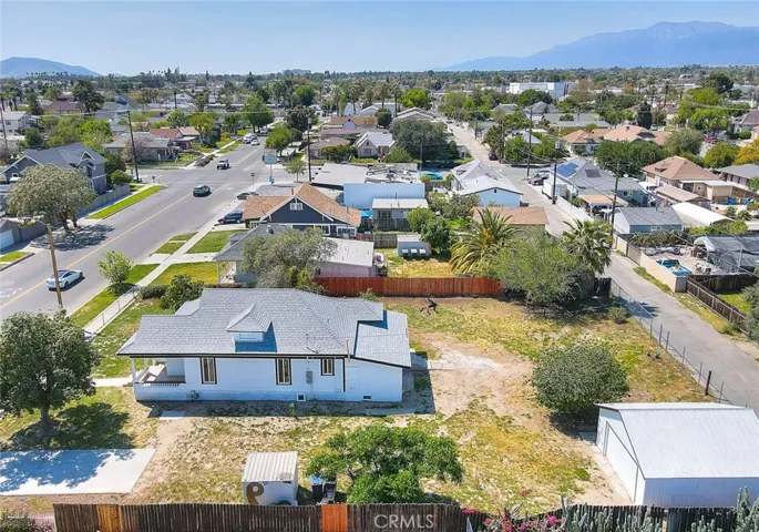 261 E C Street, Colton, California 92324