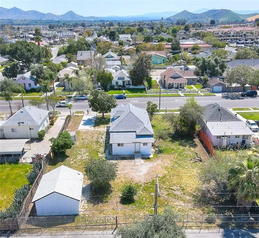 261 E C Street, Colton, California 92324