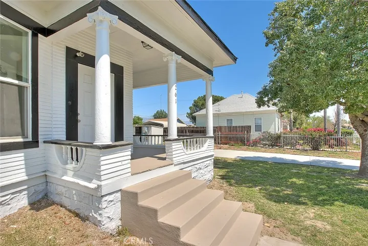 261 E C Street, Colton, California 92324