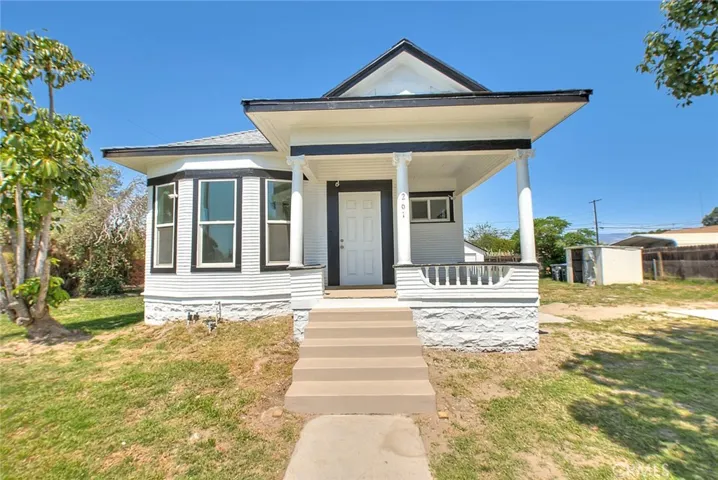 261 E C Street, Colton, California 92324