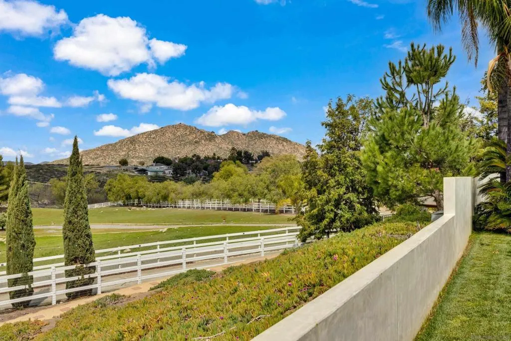 37389 Avenida Chapala, Temecula, California 92592 home-pic-47