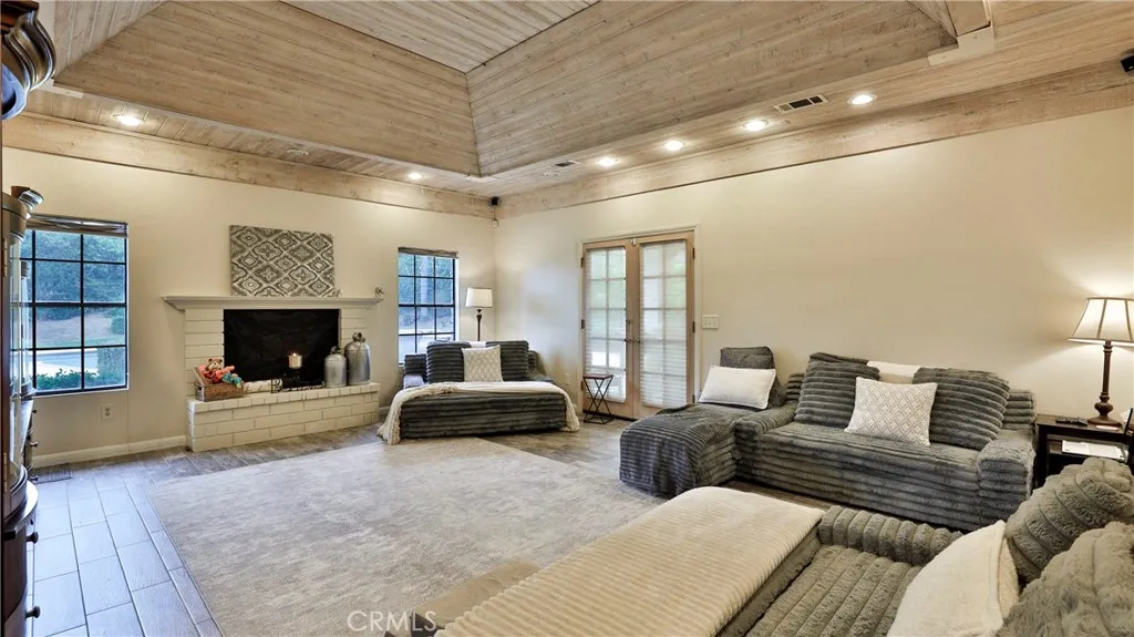 12698 La Solana Drive, Redlands, California 92373 home-pic-11
