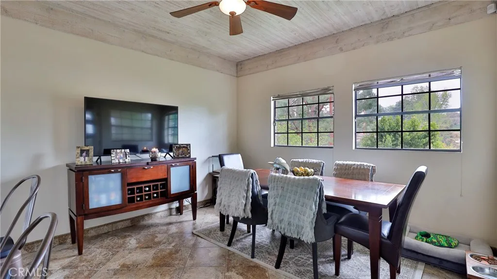 12698 La Solana Drive, Redlands, California 92373 home-pic-20