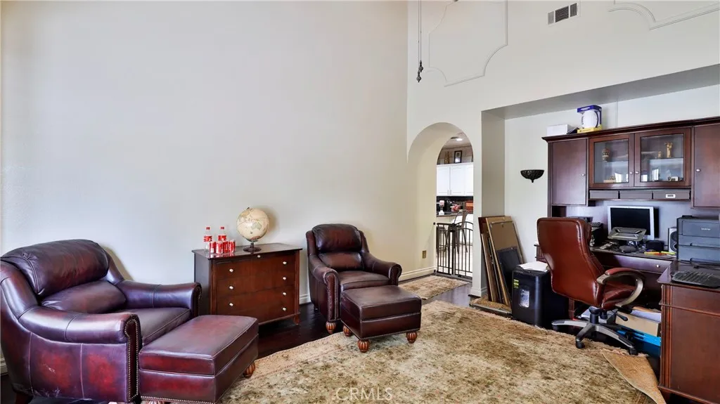 12698 La Solana Drive, Redlands, California 92373 home-pic-5