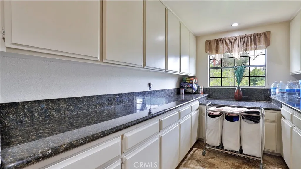 12698 La Solana Drive, Redlands, California 92373 home-pic-22