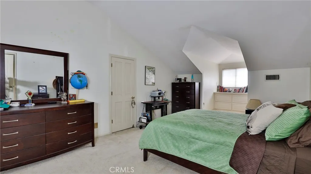12698 La Solana Drive, Redlands, California 92373 home-pic-35