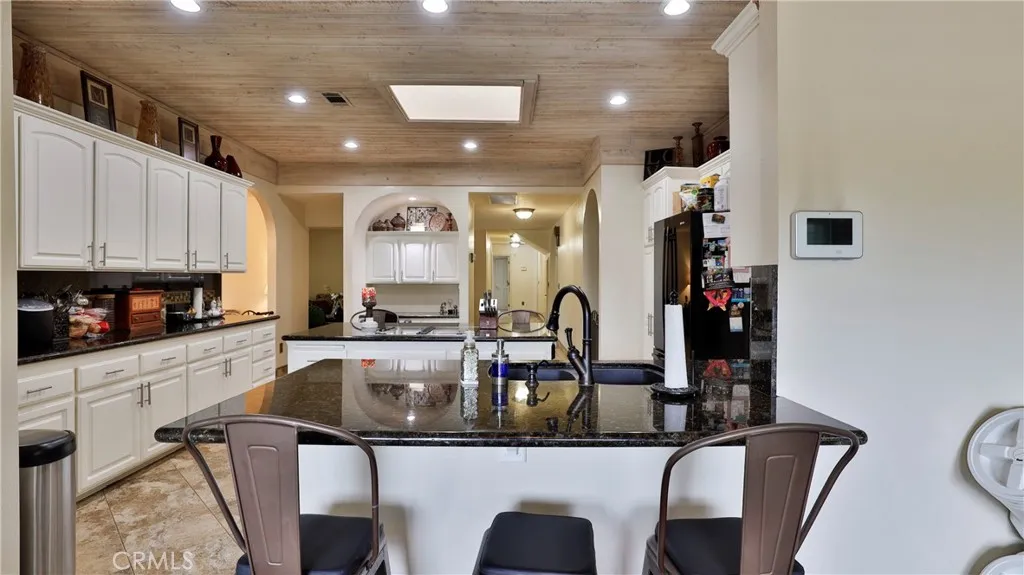 12698 La Solana Drive, Redlands, California 92373 home-pic-17