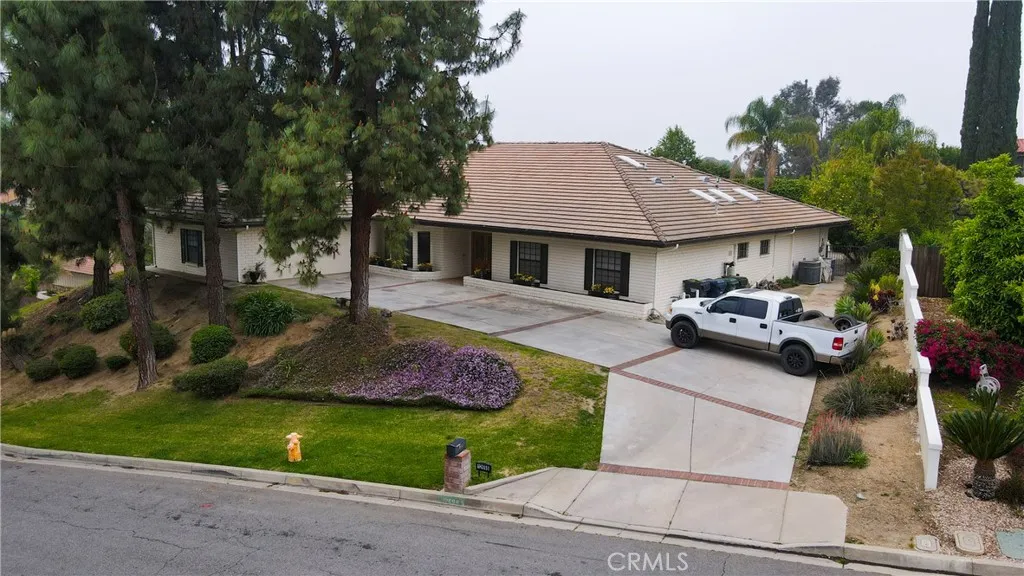 12698 La Solana Drive, Redlands, California 92373 home-pic-57