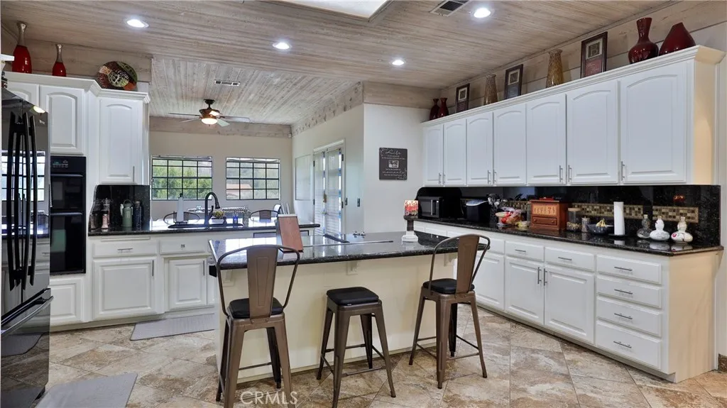12698 La Solana Drive, Redlands, California 92373 home-pic-15