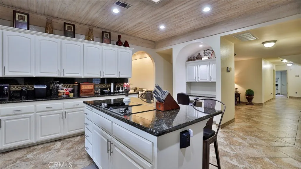 12698 La Solana Drive, Redlands, California 92373 home-pic-14