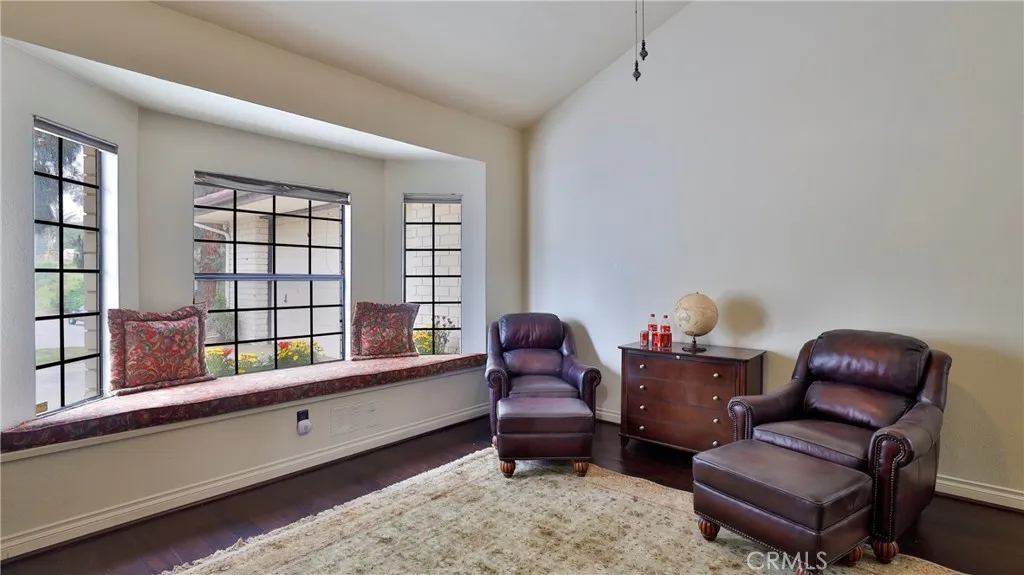 12698 La Solana Drive, Redlands, California 92373 home-pic-6