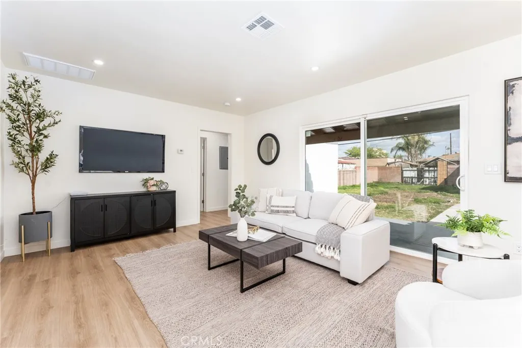 6127 Gage Avenue, Bell Gardens, California 90201 home-pic-13