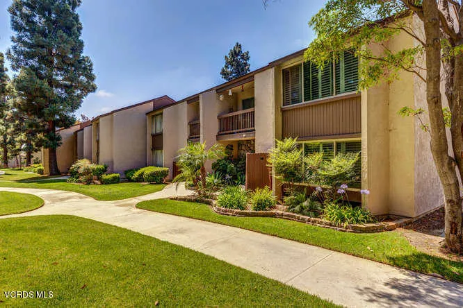 1112 Okapi Ln Ventura CA 93003-small-001