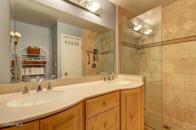 1112 Okapi Ln Ventura CA 93003-small-018