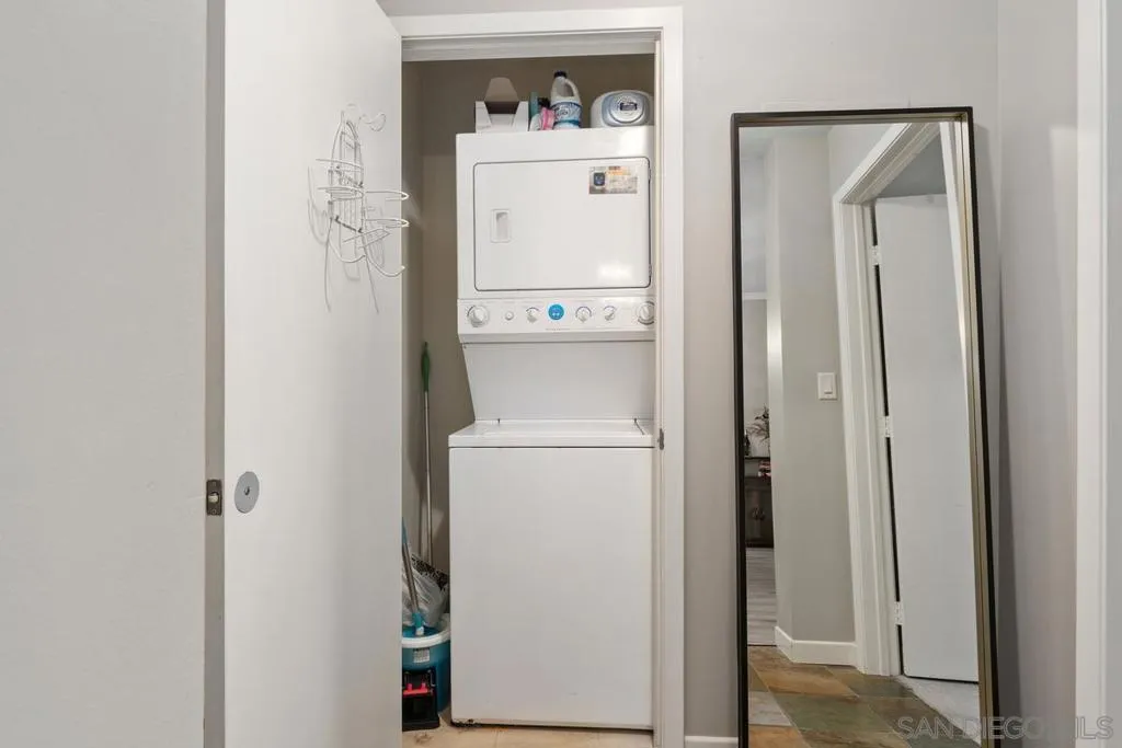 1150 J St 218, San Diego, California 92101 home-pic-19