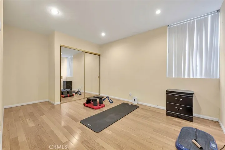 18620 Hatteras Street 114, Tarzana, California 91356