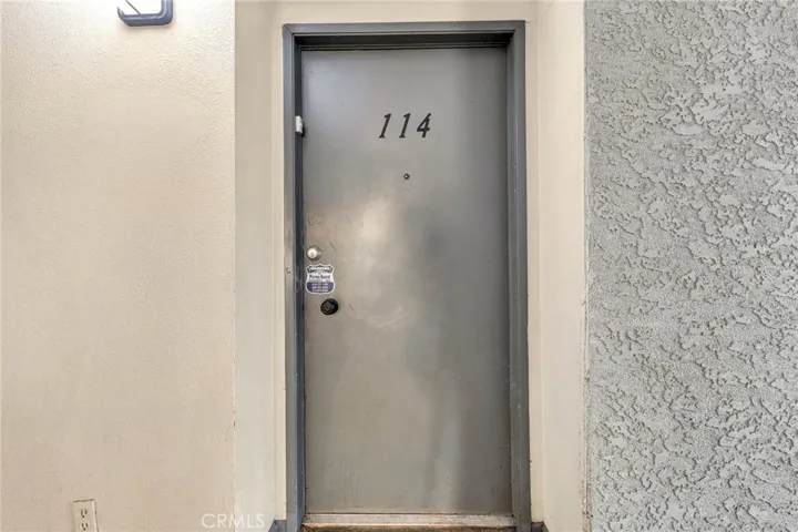 18620 Hatteras Street 114, Tarzana, California 91356