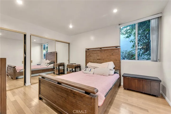 18620 Hatteras Street 114, Tarzana, California 91356