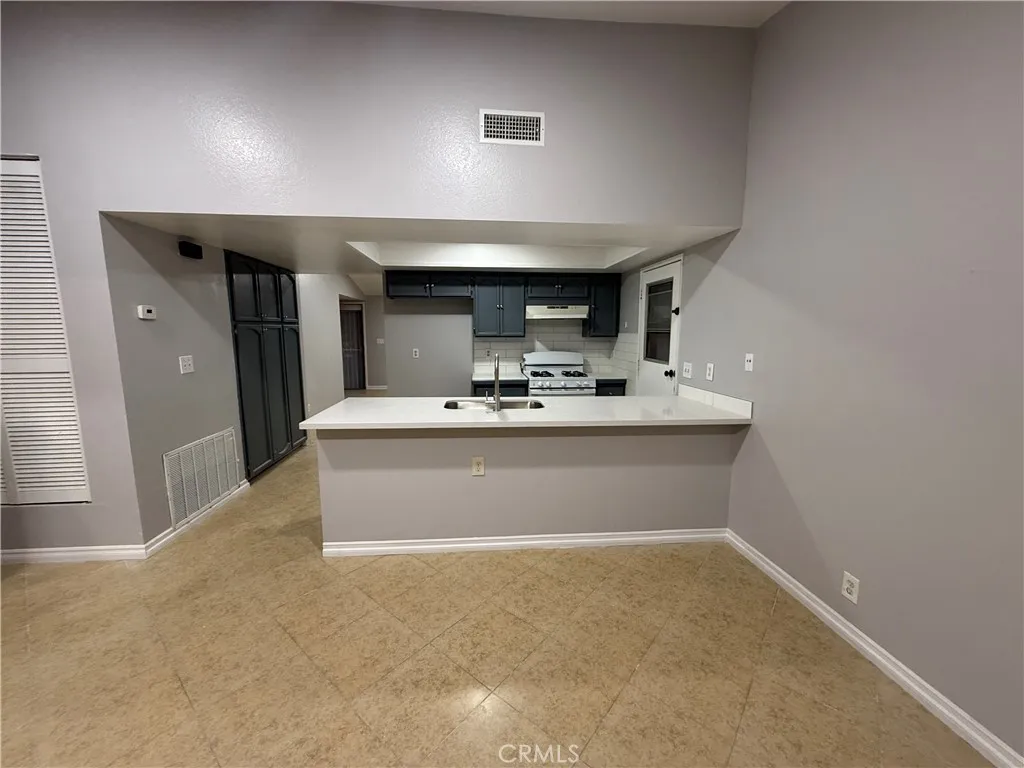 507 N Linden Avenue, Rialto, California 92376 home-pic-5