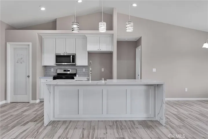 10399 Fifth Avenue, Hesperia, California 92345