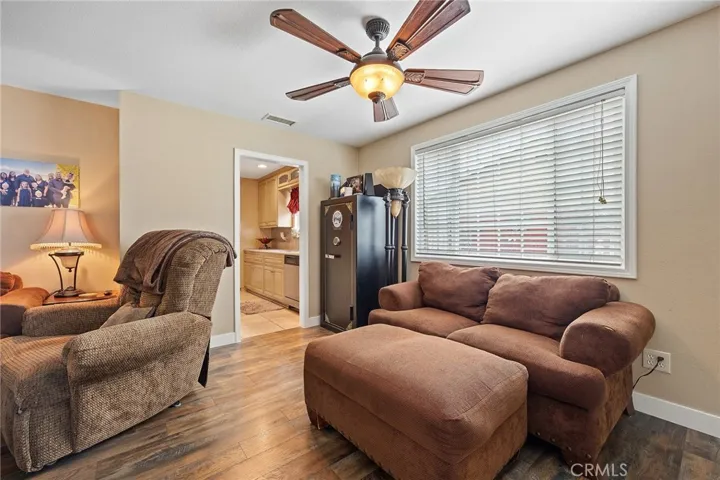 Spacious living room