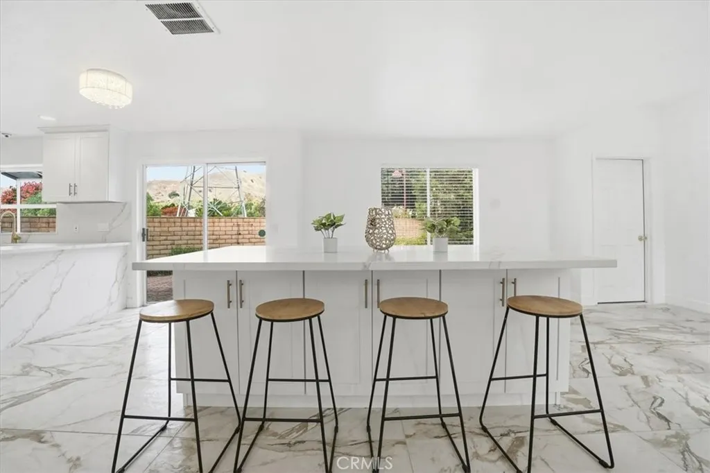 1136 Cherokee Court, San Dimas, California 91773 home-pic-23