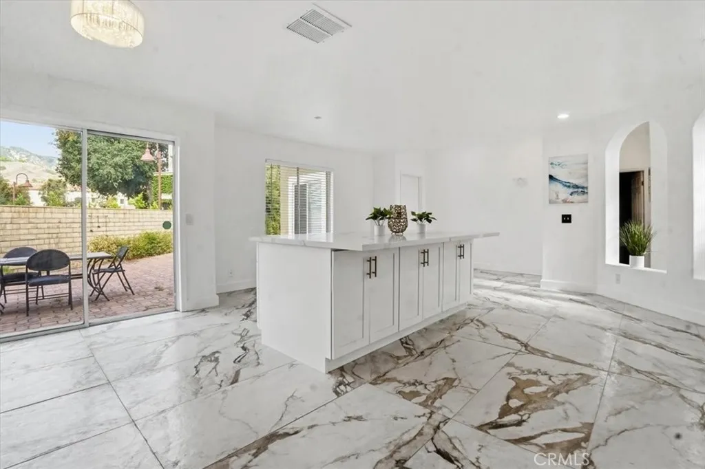 1136 Cherokee Court, San Dimas, California 91773 home-pic-25