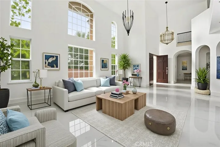 Main Living Room - virtual staging