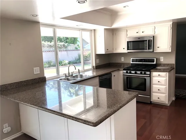 11402 Donovan Road, Los Alamitos, California 90720