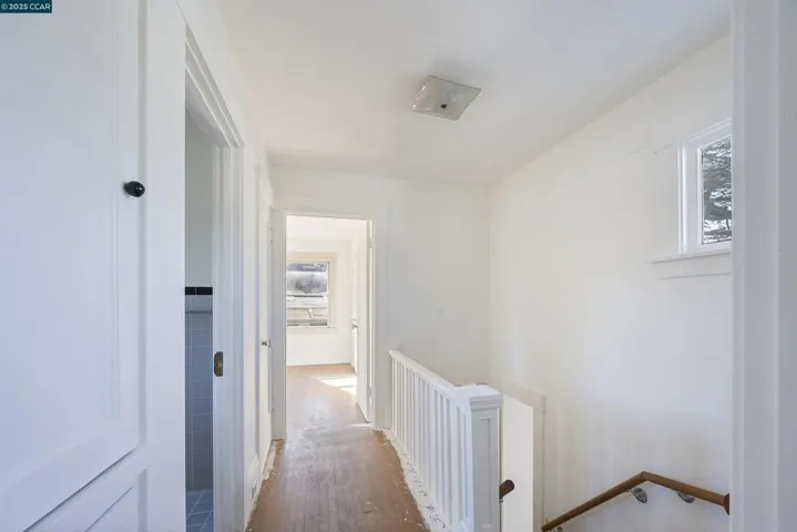 4414 S Pleasant Valley Ct S, Oakland, California 94611
