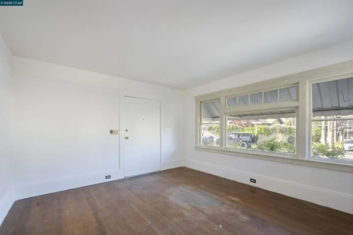 4414 S Pleasant Valley Ct S, Oakland, California 94611