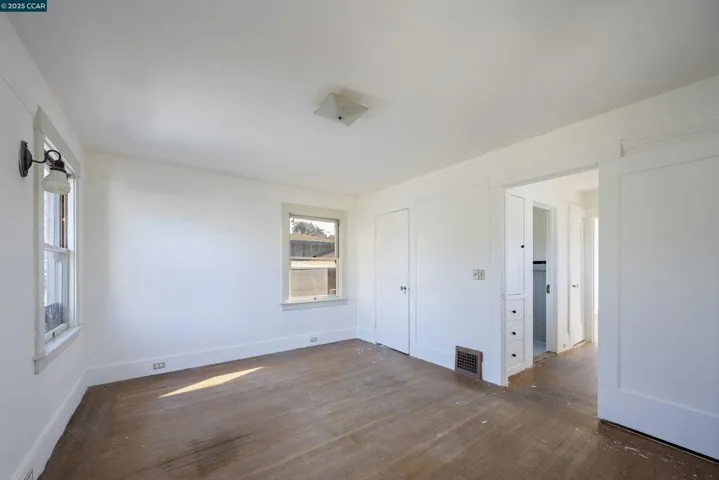 4414 S Pleasant Valley Ct S, Oakland, California 94611