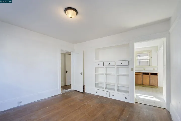 4414 S Pleasant Valley Ct S, Oakland, California 94611