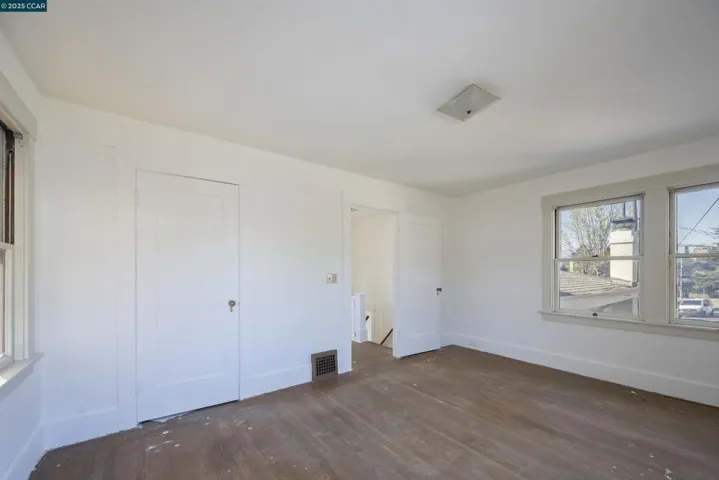 4414 S Pleasant Valley Ct S, Oakland, California 94611