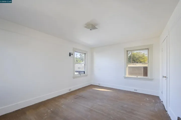 4414 S Pleasant Valley Ct S, Oakland, California 94611