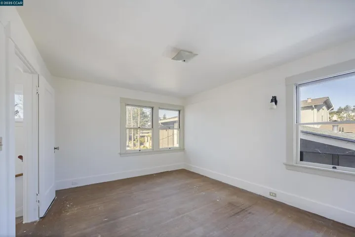 4414 S Pleasant Valley Ct S, Oakland, California 94611
