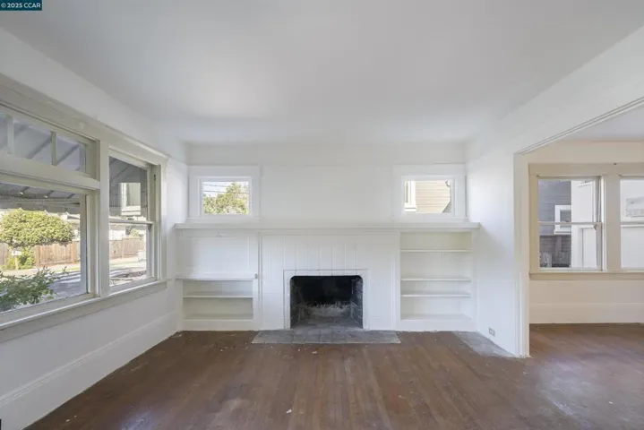 4414 S Pleasant Valley Ct S, Oakland, California 94611