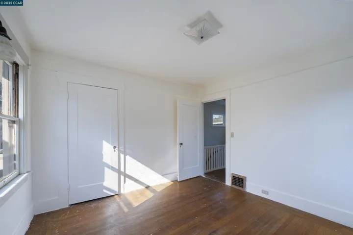 4414 S Pleasant Valley Ct S, Oakland, California 94611