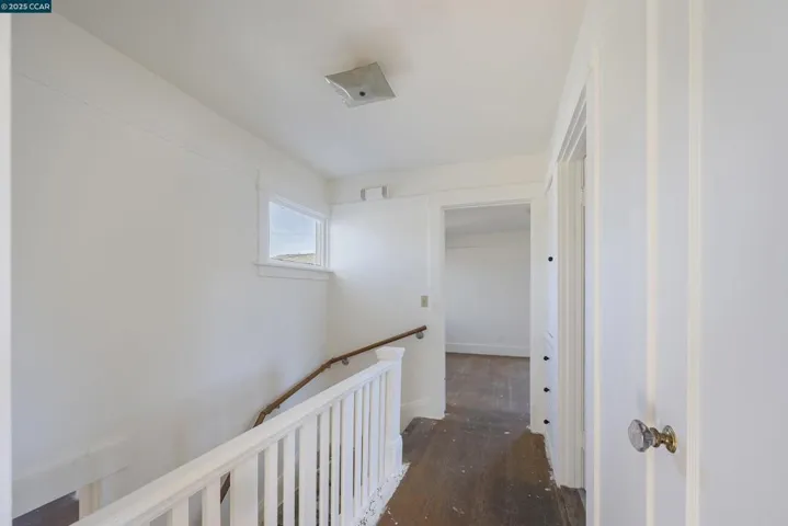 4414 S Pleasant Valley Ct S, Oakland, California 94611